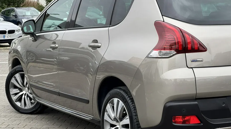 PEUGEOT 3008 -