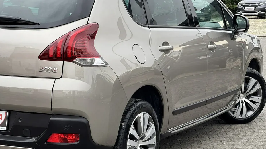 PEUGEOT 3008 -