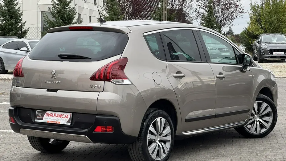 PEUGEOT 3008 -