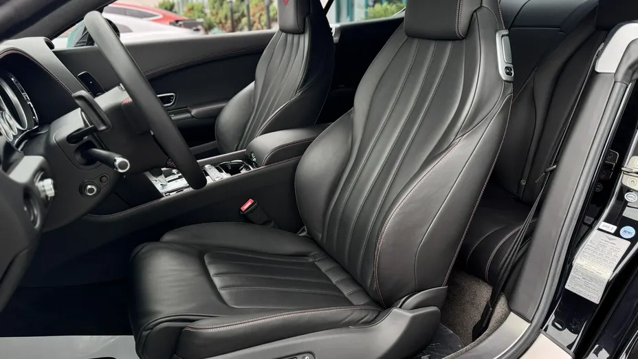 BENTLEY Continental -