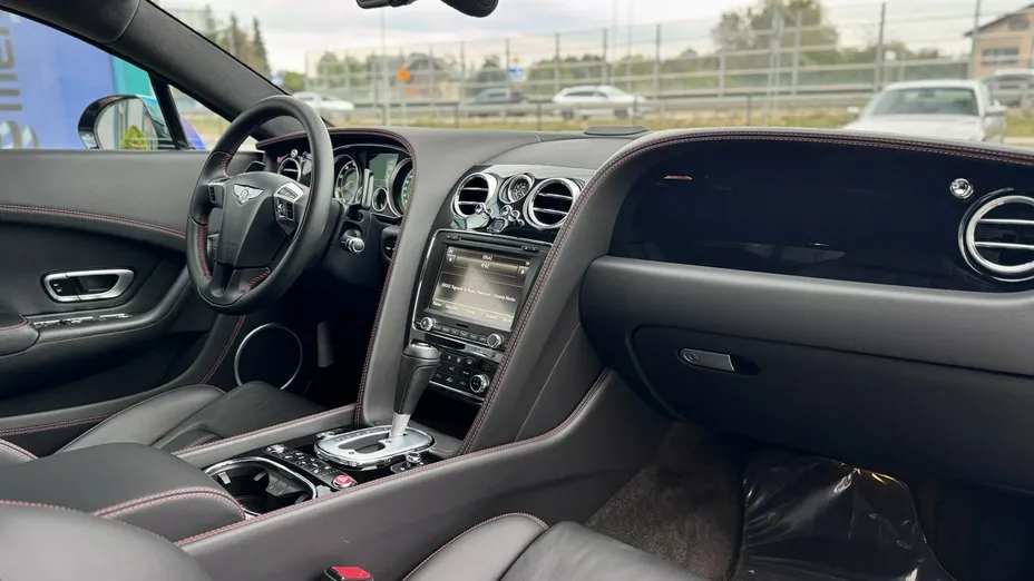 BENTLEY Continental -