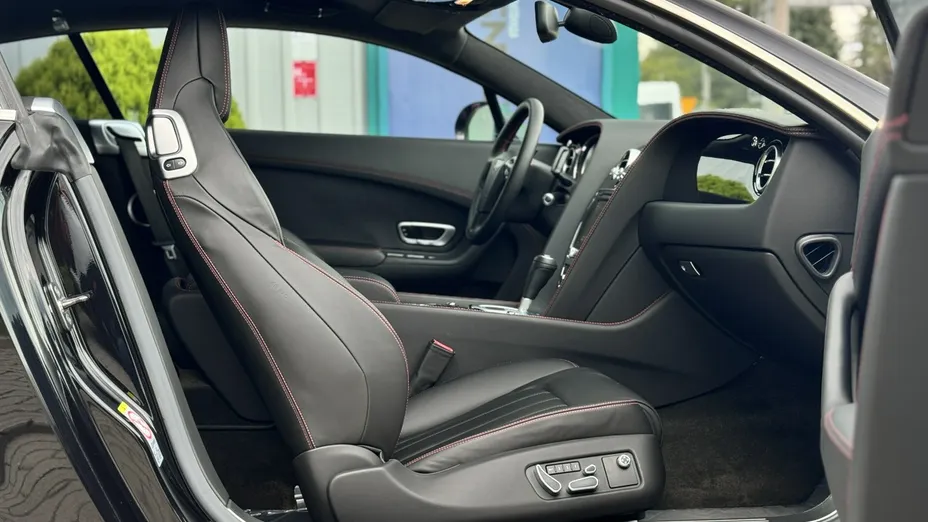 BENTLEY Continental -