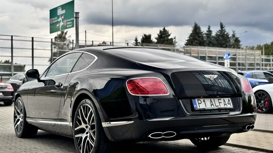 BENTLEY Continental -