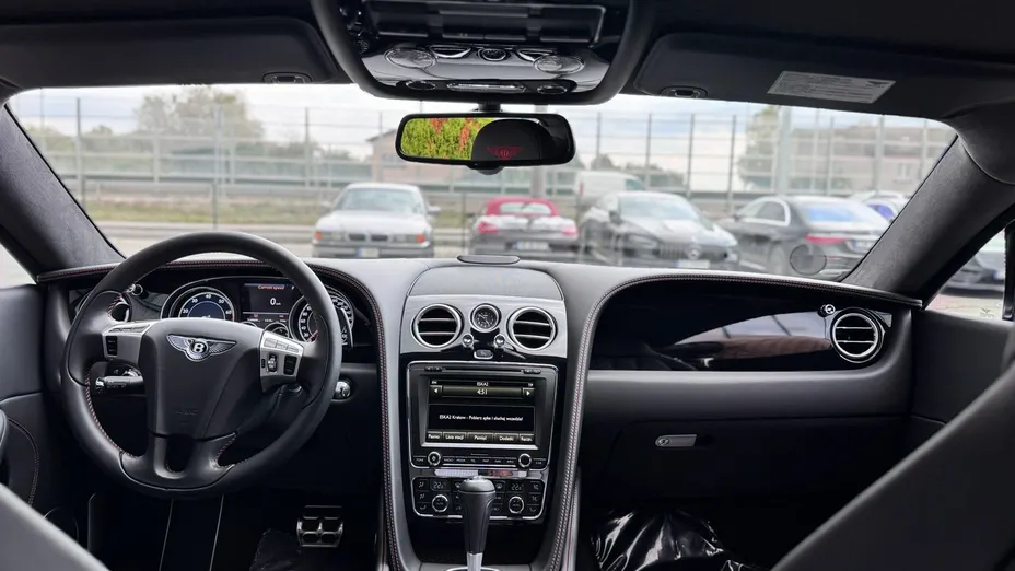BENTLEY Continental -