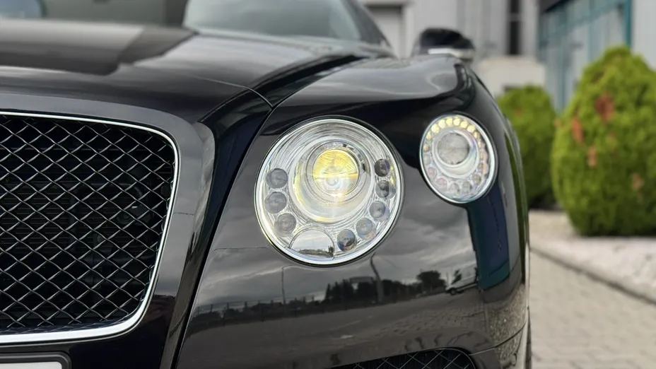 BENTLEY Continental -