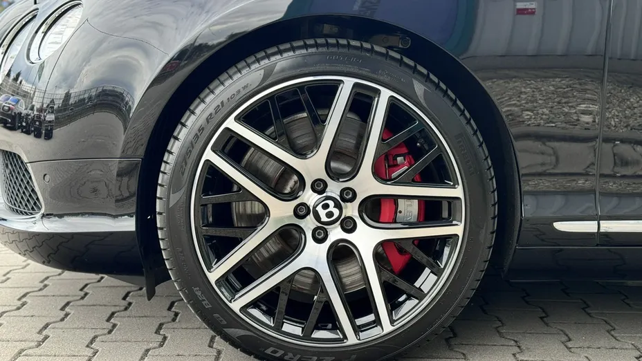 BENTLEY Continental -