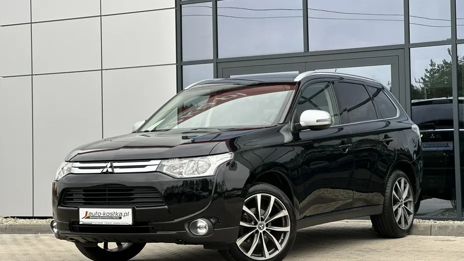 MITSUBISHI Outlander -