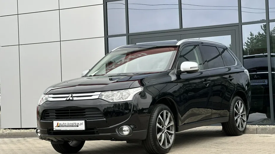 MITSUBISHI Outlander -
