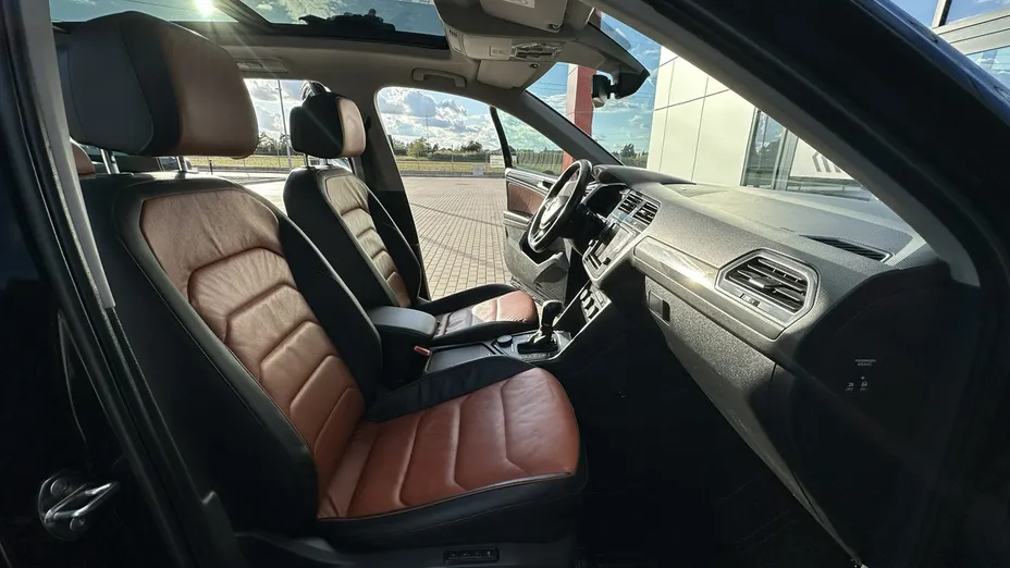 VOLKSWAGEN Tiguan -