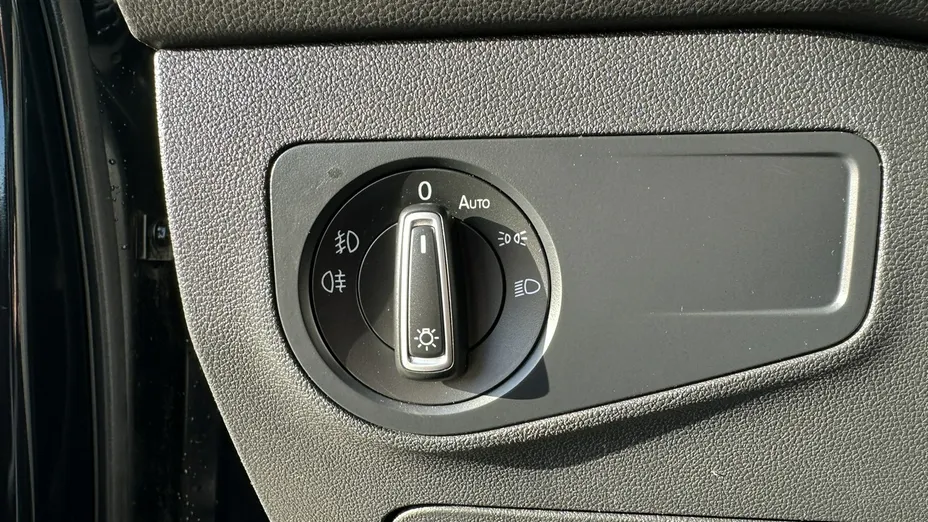 VOLKSWAGEN Tiguan -