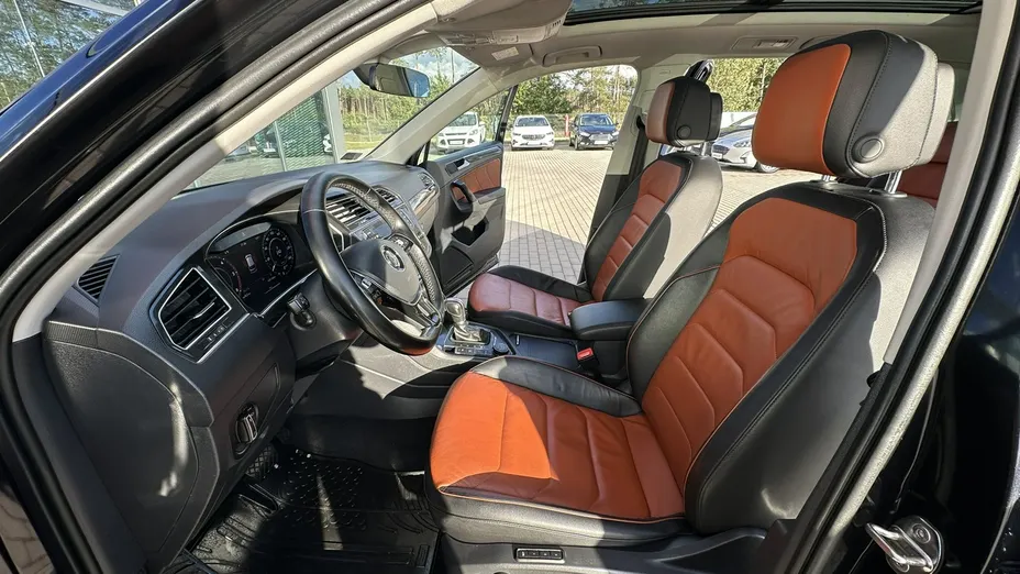 VOLKSWAGEN Tiguan -