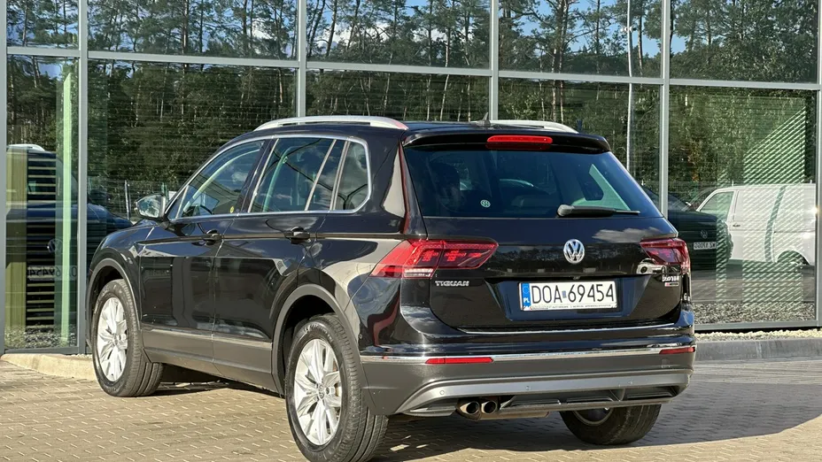 VOLKSWAGEN Tiguan -