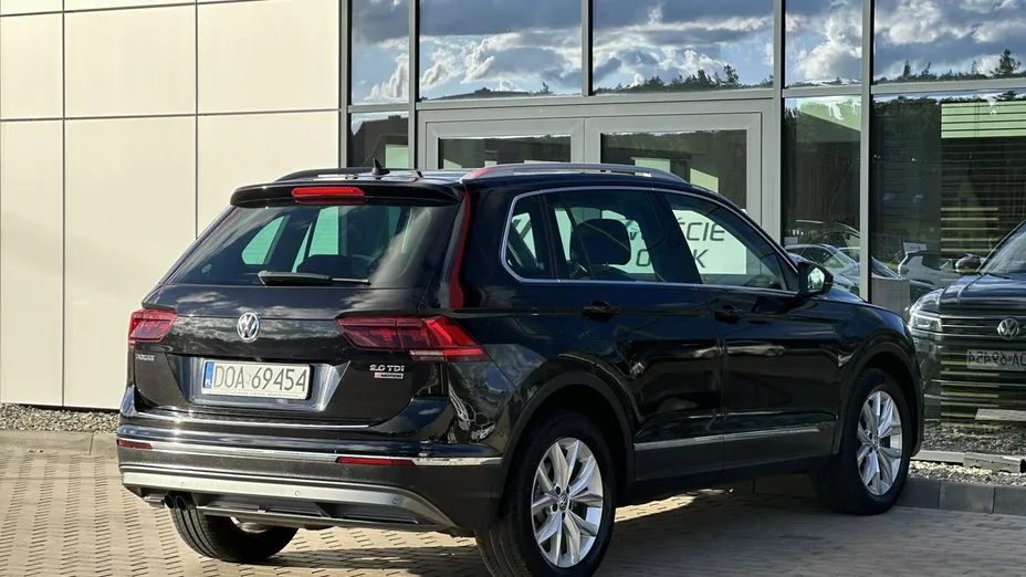 VOLKSWAGEN Tiguan -