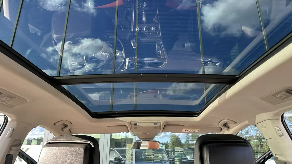 VOLKSWAGEN Tiguan -