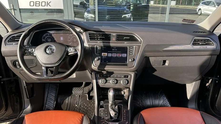 VOLKSWAGEN Tiguan -