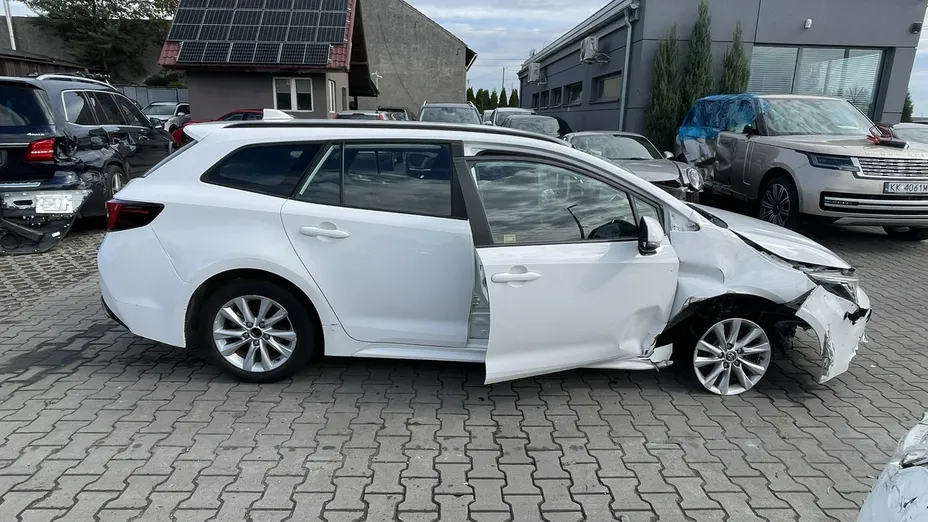 TOYOTA Corolla -