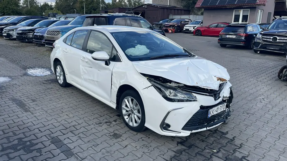 TOYOTA Corolla -