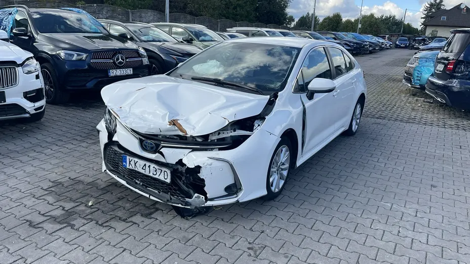 TOYOTA Corolla -