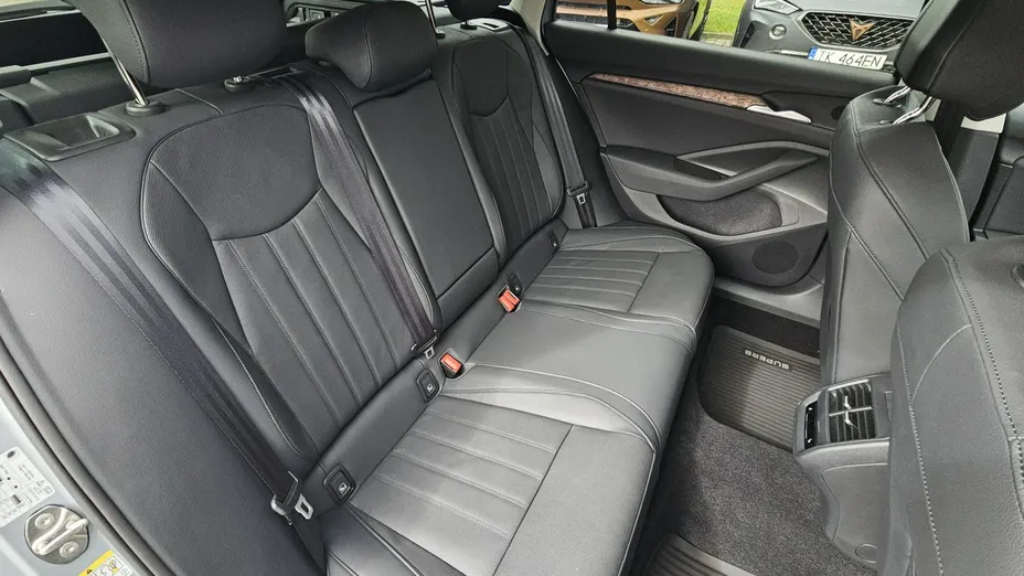 SKODA Superb -