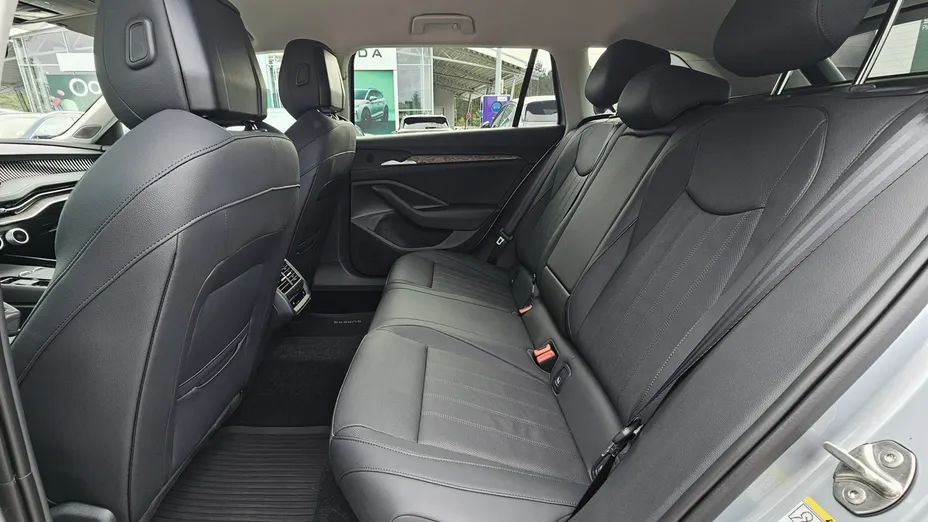 SKODA Superb -