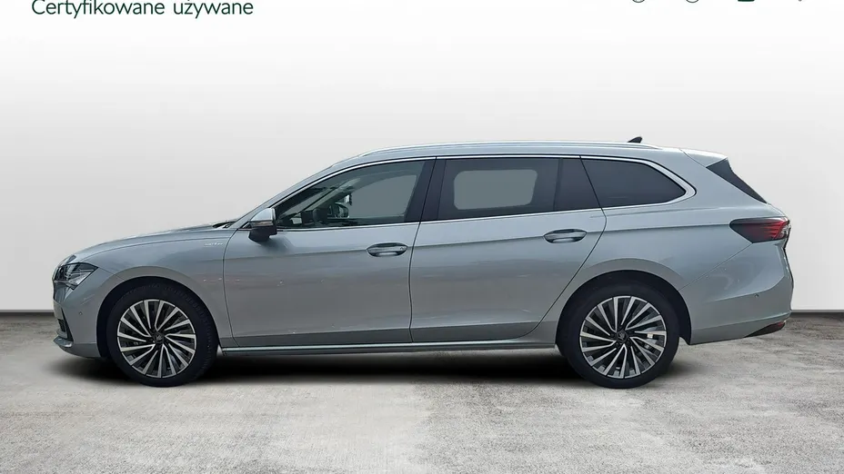SKODA Superb -