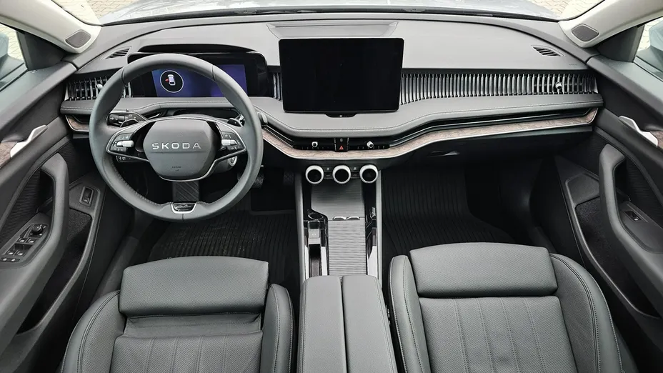SKODA Superb -