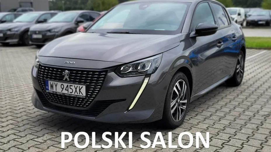 PEUGEOT 208 -