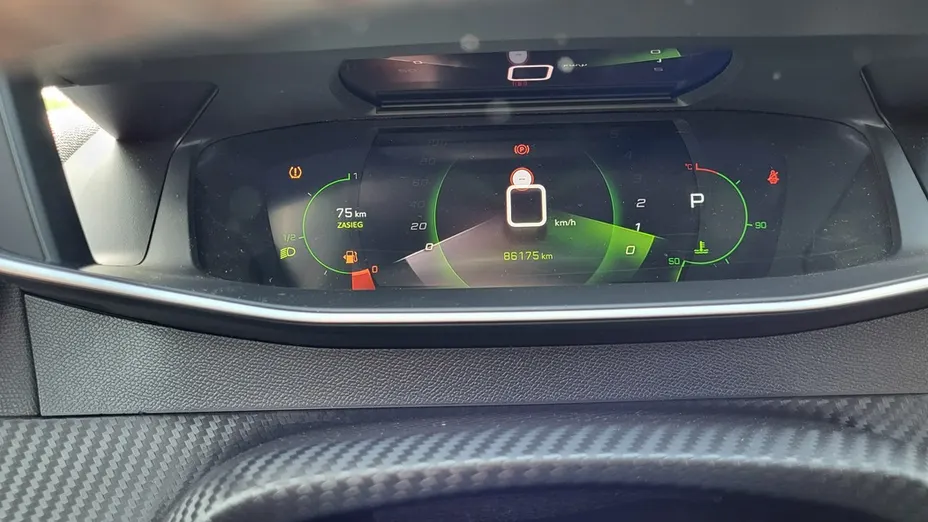 PEUGEOT 208 -