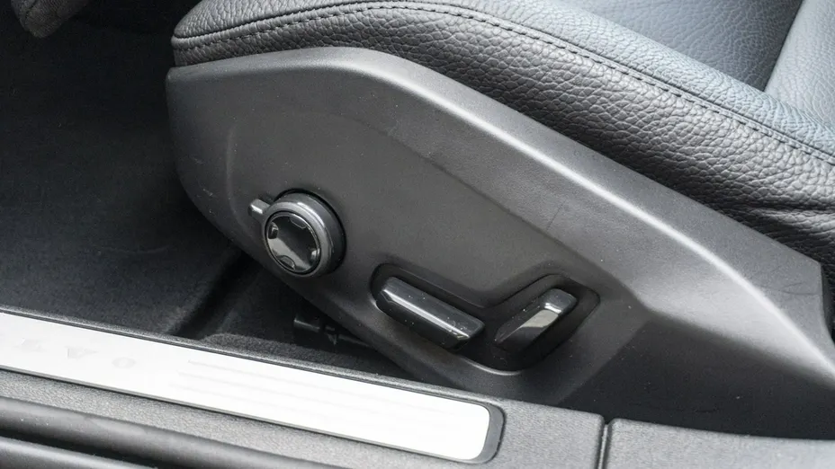 VOLVO V60 -