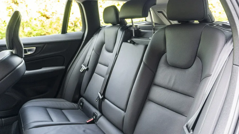VOLVO V60 -