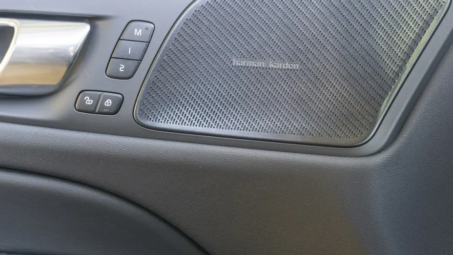VOLVO V60 -