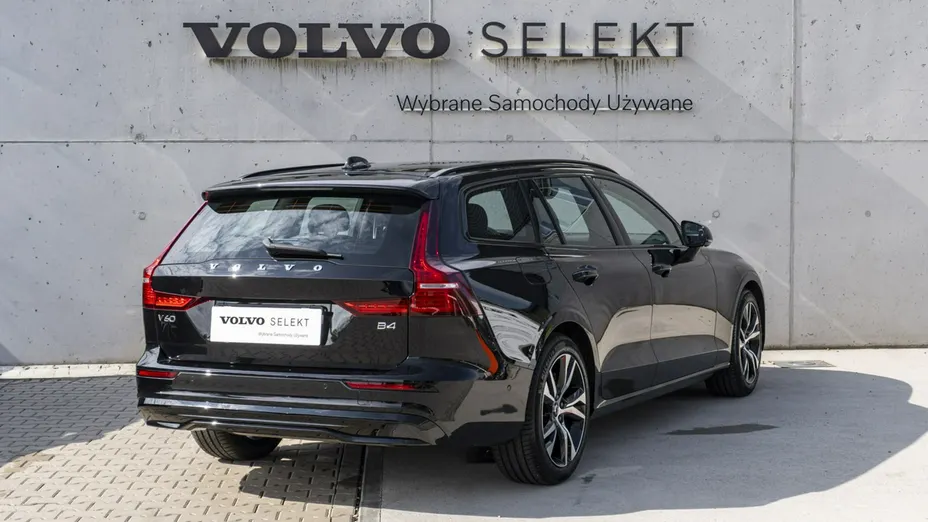 VOLVO V60 -