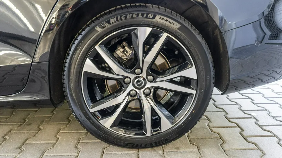VOLVO V60 -
