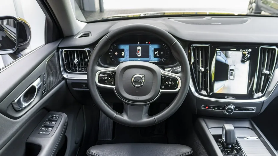 VOLVO V60 -