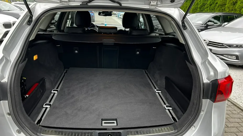 TOYOTA Avensis -