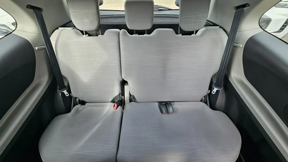 TOYOTA Yaris -