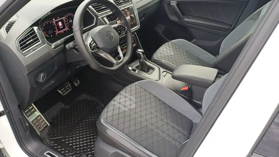 VOLKSWAGEN Tiguan -