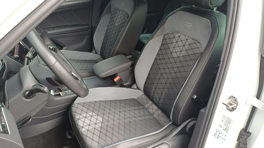 VOLKSWAGEN Tiguan -