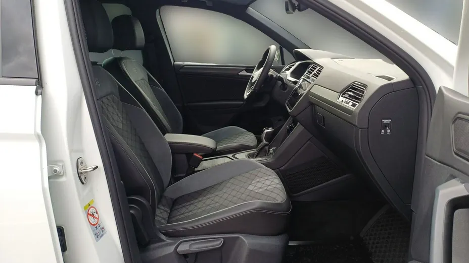 VOLKSWAGEN Tiguan -