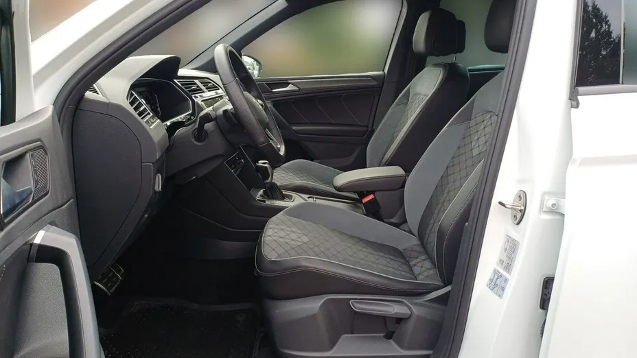 VOLKSWAGEN Tiguan -