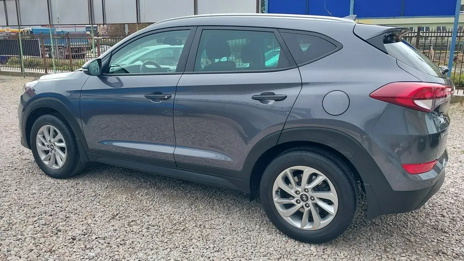 HYUNDAI Tucson -
