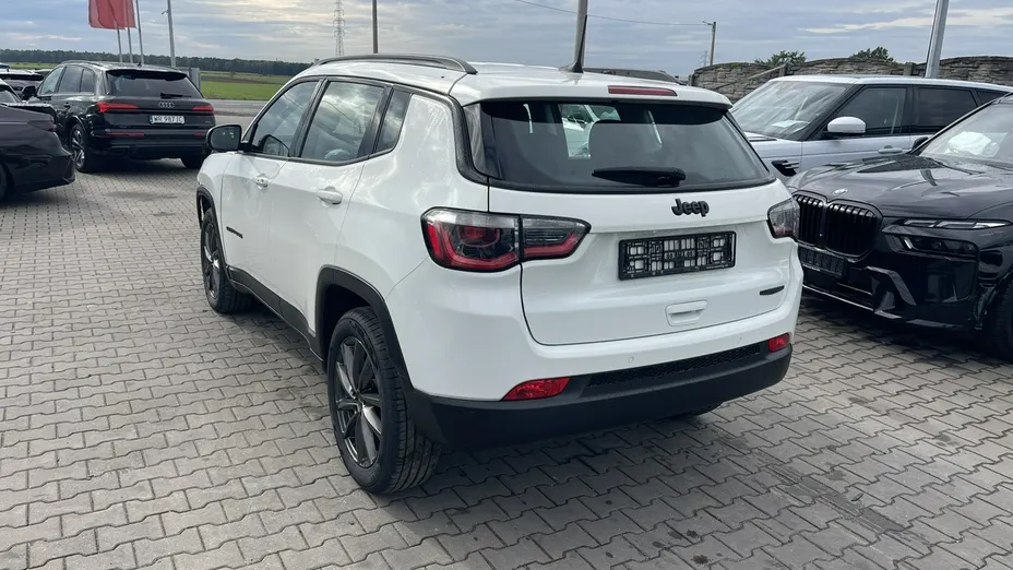 JEEP Compass -
