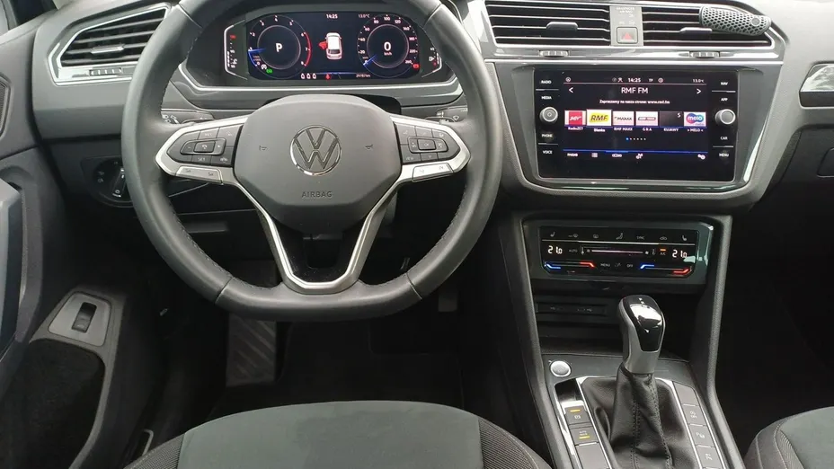 VOLKSWAGEN Tiguan -
