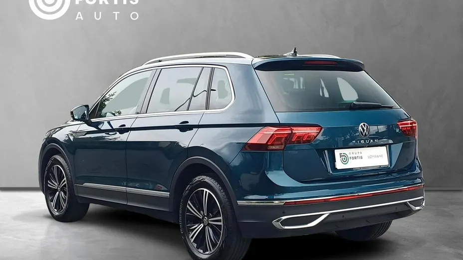 VOLKSWAGEN Tiguan -