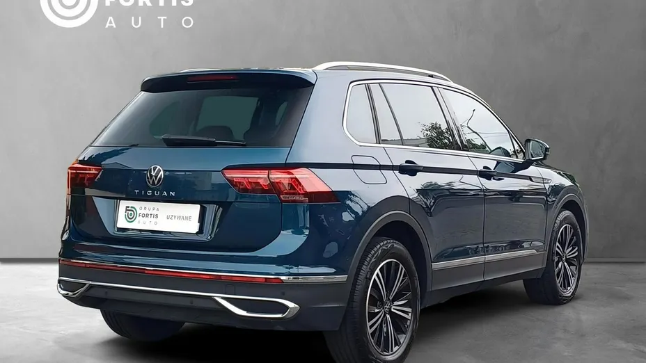 VOLKSWAGEN Tiguan -