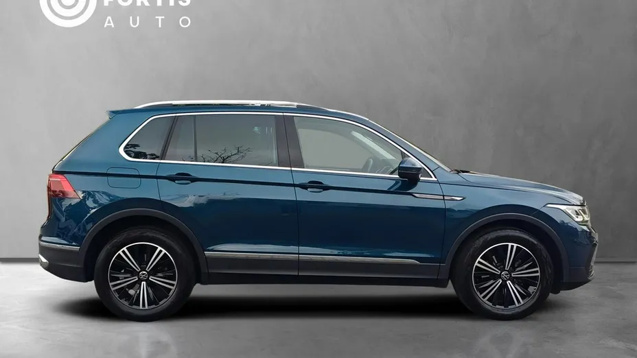 VOLKSWAGEN Tiguan -
