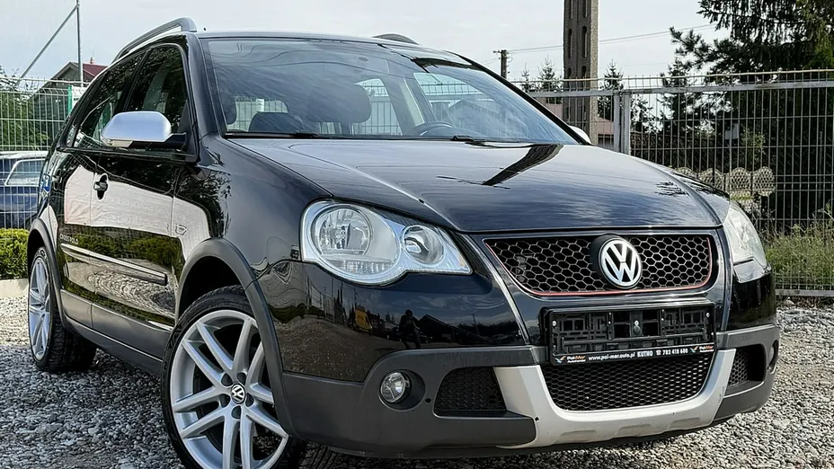 VOLKSWAGEN Polo -