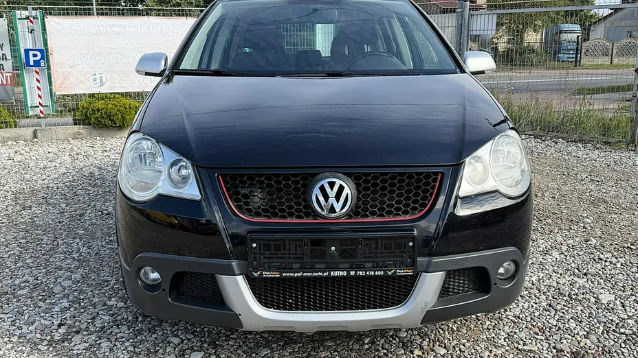 VOLKSWAGEN Polo -