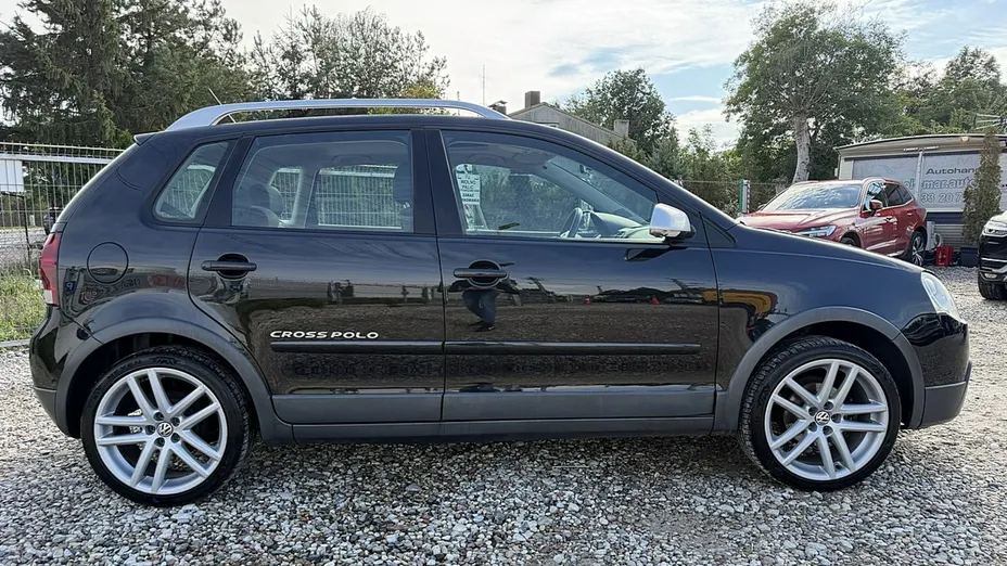 VOLKSWAGEN Polo -