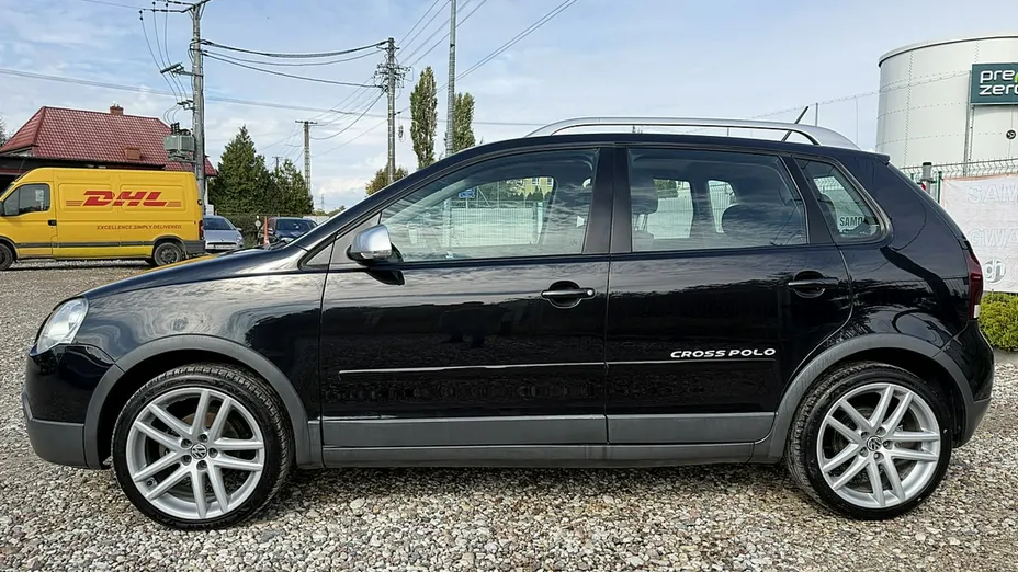 VOLKSWAGEN Polo -